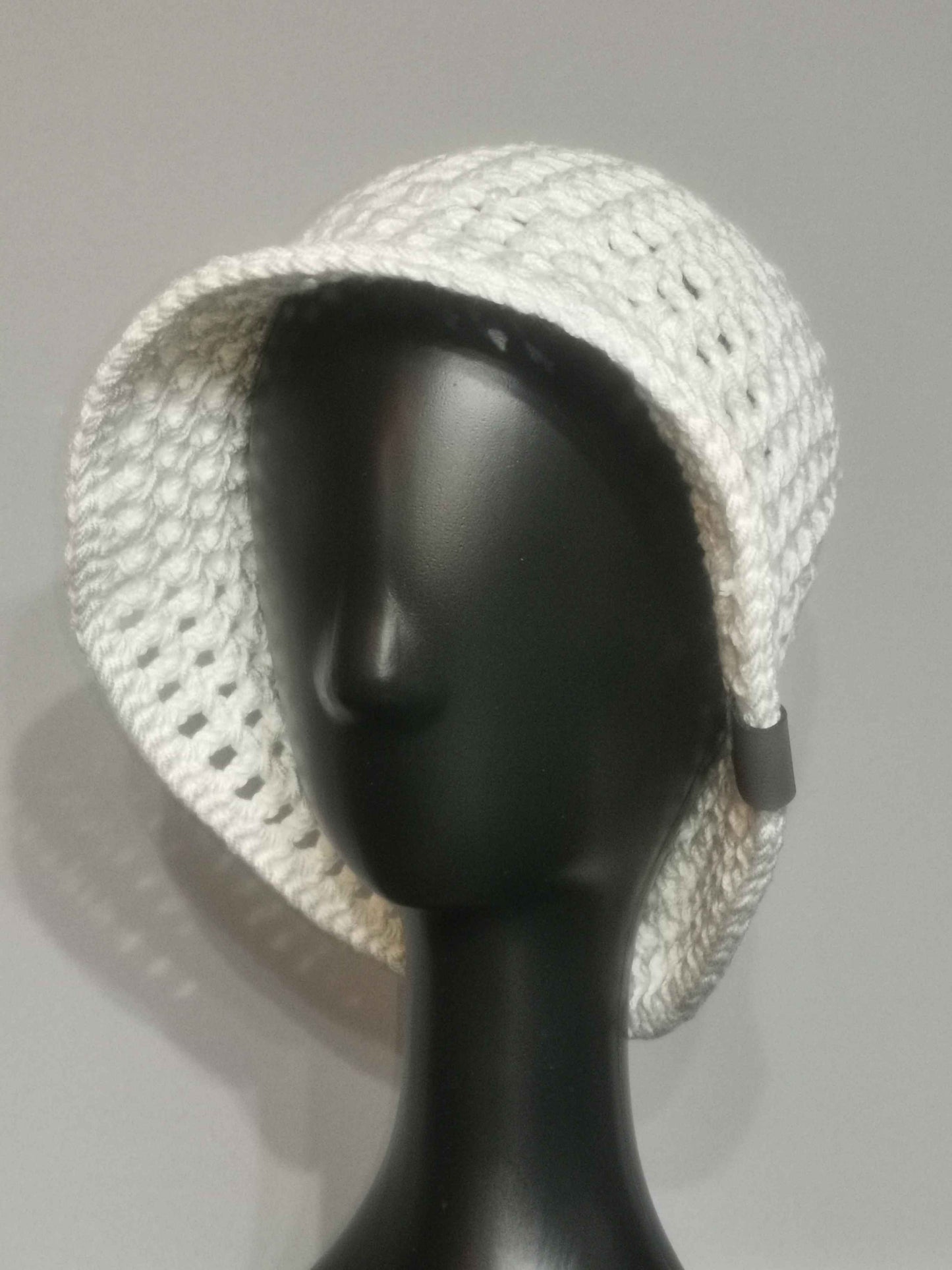 Handgehäkelter weißer Damen Sommerhut aus Baumwolle mit breiter Krempe von bw-handmade